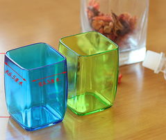 情侶懶人牙刷杯 創(chuàng)意家居生活新寵，點(diǎn)綴日常小確幸